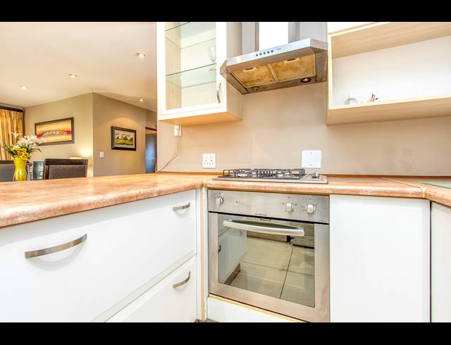 2 BEDROOM APARTMENT TO LET IN WOODMEAD